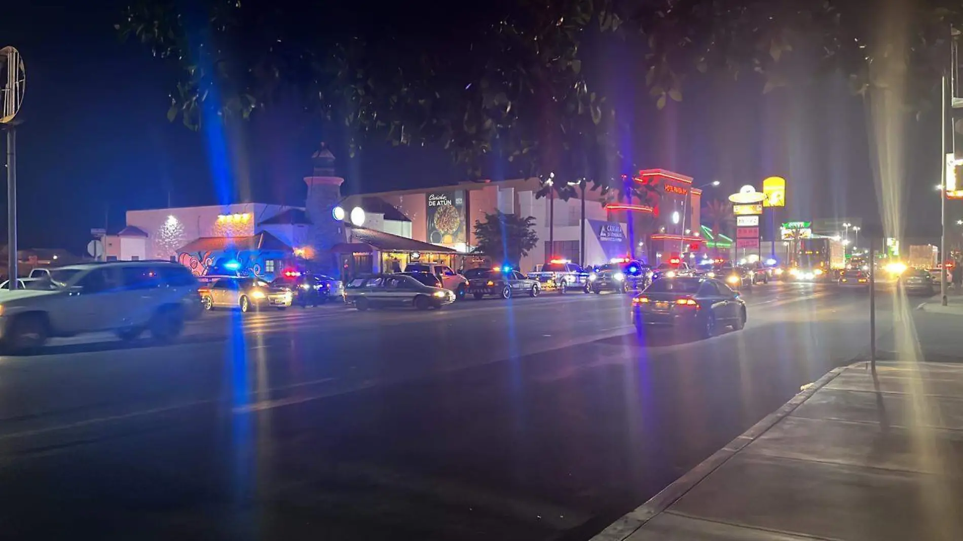 Anoche hubo fuerte movilización policíaca hasta el callejón Carlos G. Calles entre calles 14 y 15